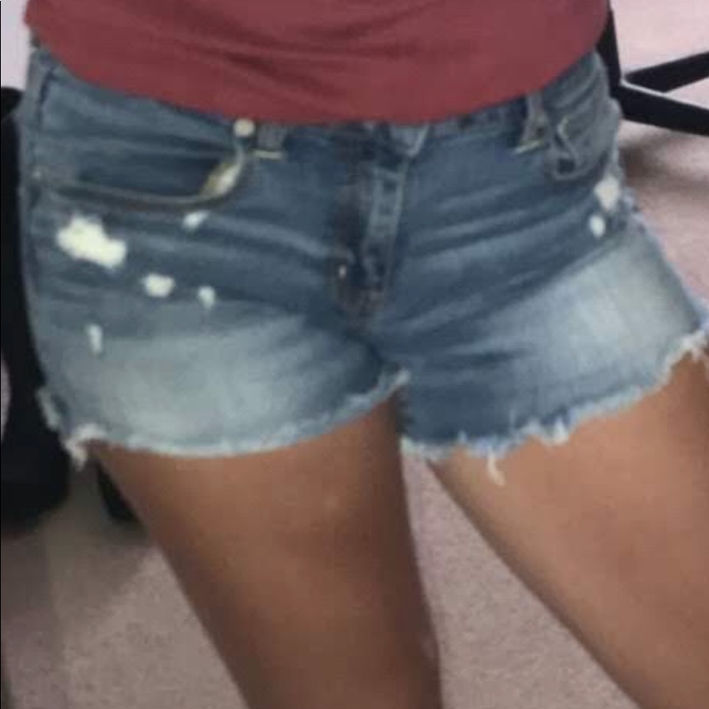 Shorts - Picture 2 of 3